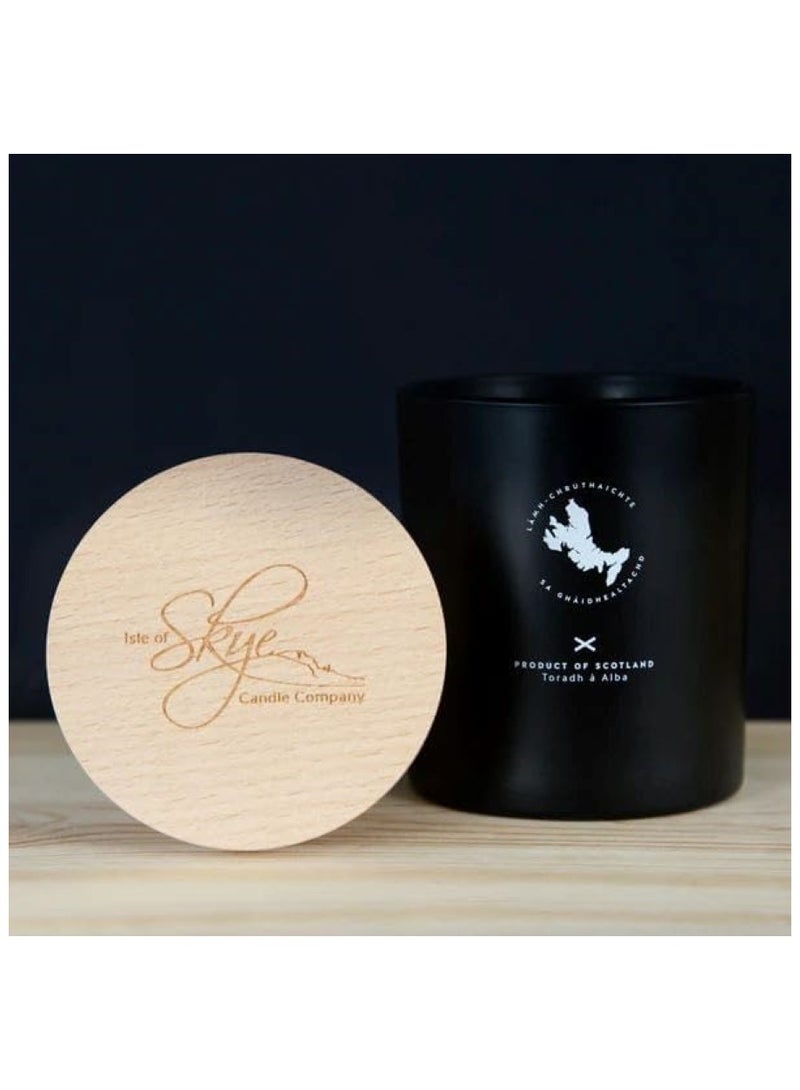 Sandalwood & Patchouli Candle - Isle Of Skye Candle Company